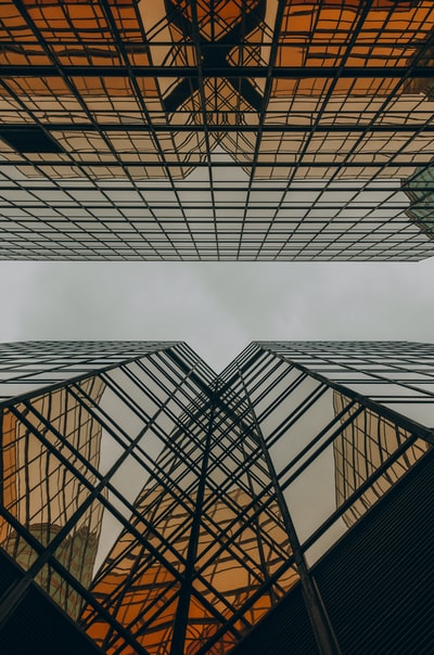 高层建筑低角度摄影